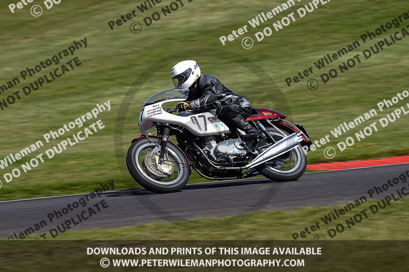 Vintage motorcycle club;eventdigitalimages;mallory park;mallory park trackday photographs;no limits trackdays;peter wileman photography;trackday digital images;trackday photos;vmcc festival 1000 bikes photographs